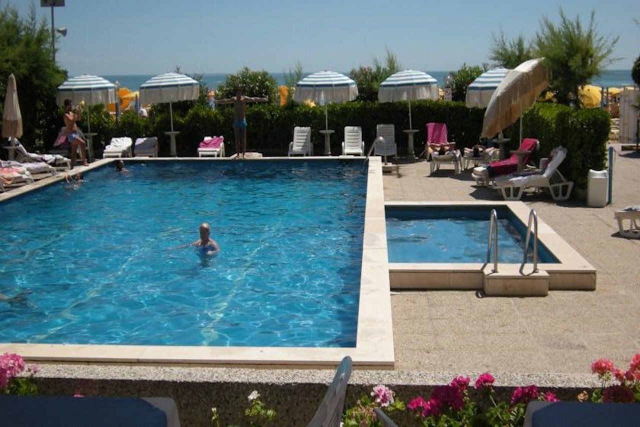 Hotel Imperial Palace Lido di Jesolo Dış mekan fotoğraf